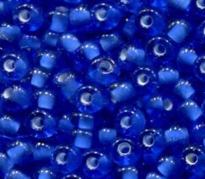 4mm Rocailles Blau mit Weißeinzug 38056