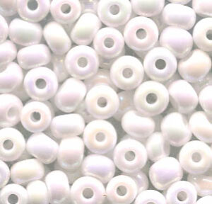 4mm Rocailles Opak Weiß Irisierend  46205