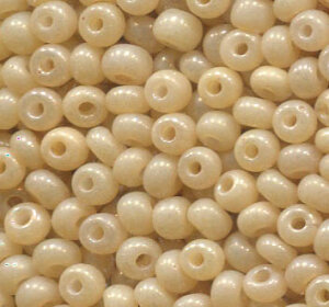 4mm Rocailles Beige Perlglanz 47112