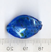 Glasperlen Raute gedreht Blau