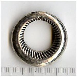 C.C.B. Kunststoffperle Ring