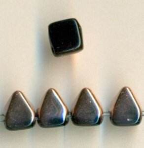 Tschechische Two-Hole Tile Pyramide Jet Gold Capri bedampft