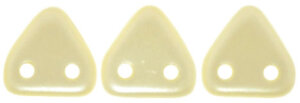 2 Loch Perlen CzechMates Triangle ALABASTER PASTEL CREAM 03000/25039