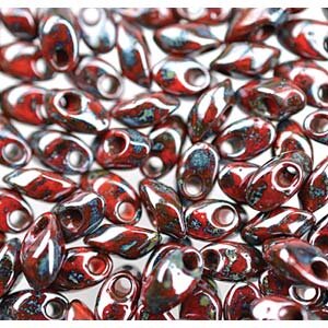 Magatama Long Opak Garnet Red Lüster Picasso 4513L*