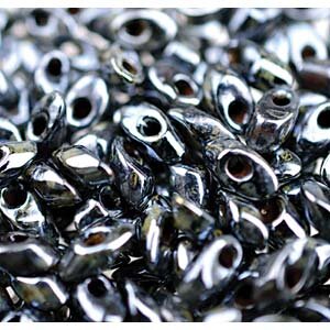 Magatama Long Opak Smoky Black Lüster Picasso 4511L*