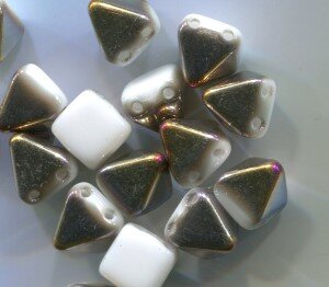 Tschechische Two-Hole Tile Pyramide Chalk Sliperit