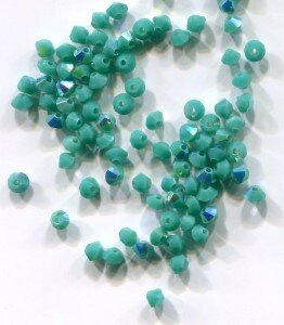 3mm Czech Crystal Doppelkegel Opak Türkisgrün AB