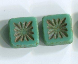 Glasperlen Türkisgrün Tablecut