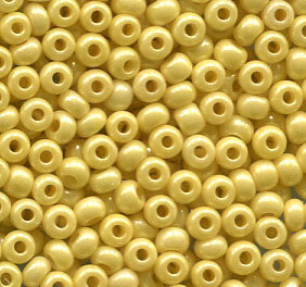2,6 mm Rocailles Chalk Terra Pearl Senf Lüsternd 46383