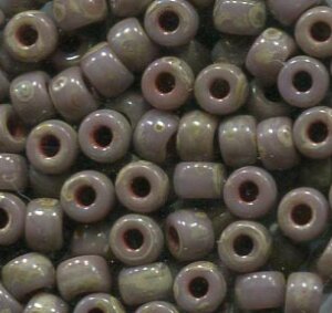 100gr. 6/0, 4,1mm MATUBO Rocailles OPAQUE VIOLET TRAVERTIN DARK 23020/86805