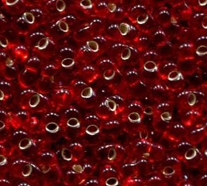 250 gr. 4 x 2mm Farfalle Rocailles Rot Transparent Silbereinzug 97070