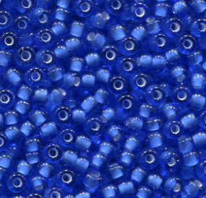 250 gr. 2,6mm Rocailles Blau mit  Weißeinzug 35056