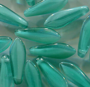 Dagger Beads Mehrfarbig Türkisgrün Teils Transparent