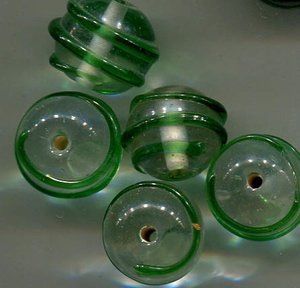 13 mm Glasperlen Klar mit Grün