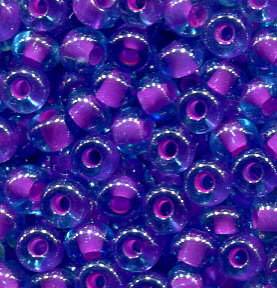 4mm Rocailles Blau mit Pinkeinzug 61016