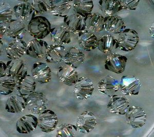 4mm Preciosa Doppelkegel Crystal Velvet