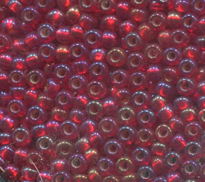 2,6mm Rocailles Rot AB mit Silbereinzug 97079