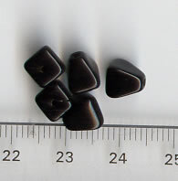 Glasperlen Pyramide Opak Schwarz