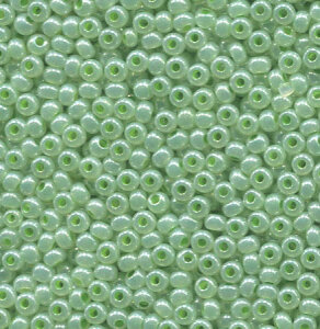 2,6mm Rocailles Light Green Ceylon 37156