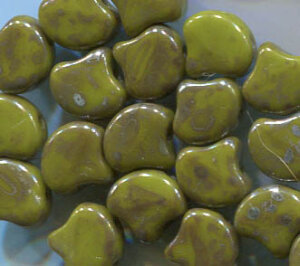 MATUBO® GINKO LEAF BEADS OPAK GREEN REMBRANDT 53410/43500