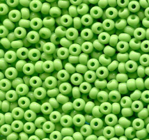 250gr. 2,6mm Rocailles OPAK GREEN 53410