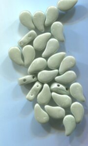Paisley Duo Beads CHALK WHITE GREEN LUSTER 03000/14457