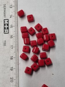 Glasperlen Würfel Opak Rot