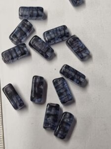 Glasperlen Rechteck Blau mit Schwarz