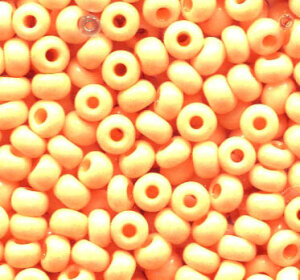4mm Rocailles. Opak Apricot Meliert 03184