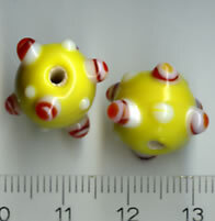 Glasperlen Gelb mit Noppen