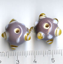 Glasperlen Violet mit Noppen