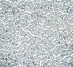 11/0 Delica Lined Crystal/White Lüsternd 231