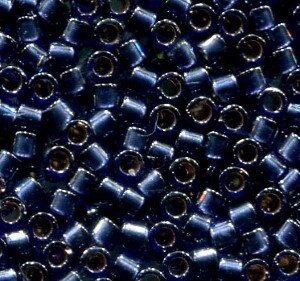 11/0 Delica Lined Dark Blue Lüsternd  278