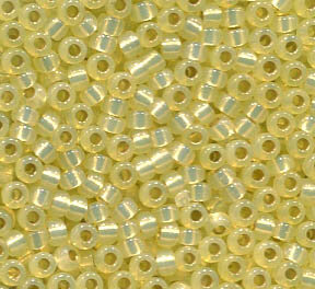 11/0 Roc. Silverlined Matt Pale Yellow 554