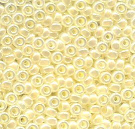 11/0 Roc. Beige Opal Ceylon 527