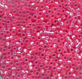 15/0 Roc. Silverlined Matt Dark Pink 556