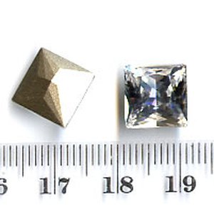 Swarovski Quadrat Crystal*