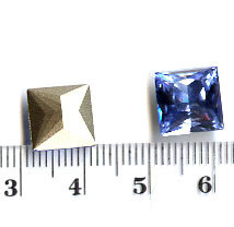 Swarovski Quad. Light Sapphire*