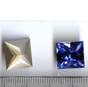 Swarovski Quadrat Lg. Sapphire*