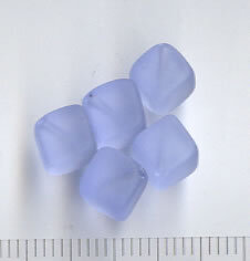 Glasperlen Würfel Hellblau Matt