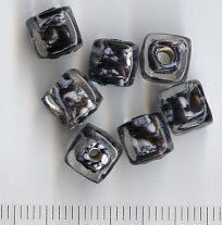 Würfel Schwarz mit Weiß
