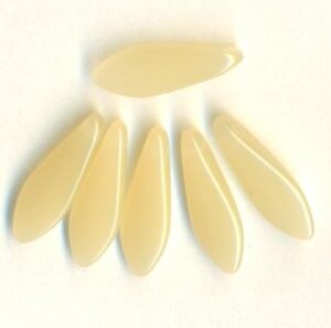 Dagger Beads Opal Beige