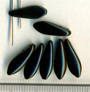Dagger Beads Opak Schwarz mit zwei Löchern