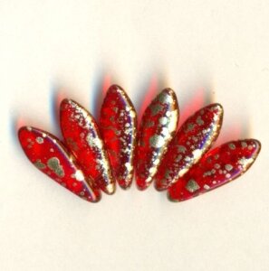 Dagger Beads Rot mit Goldsprenkel